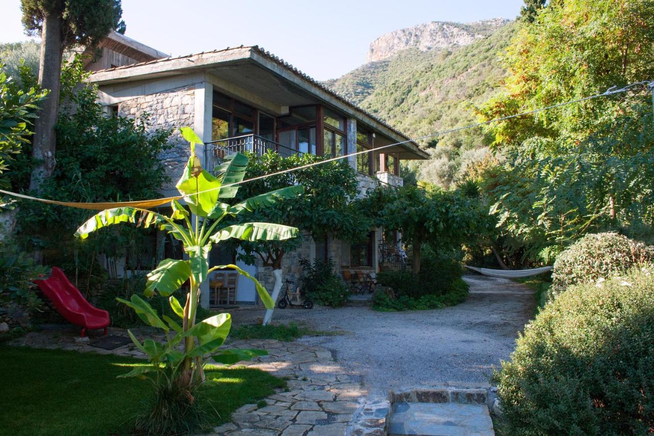 Tirós Studios Kyparissi & Spa מראה חיצוני תמונה
