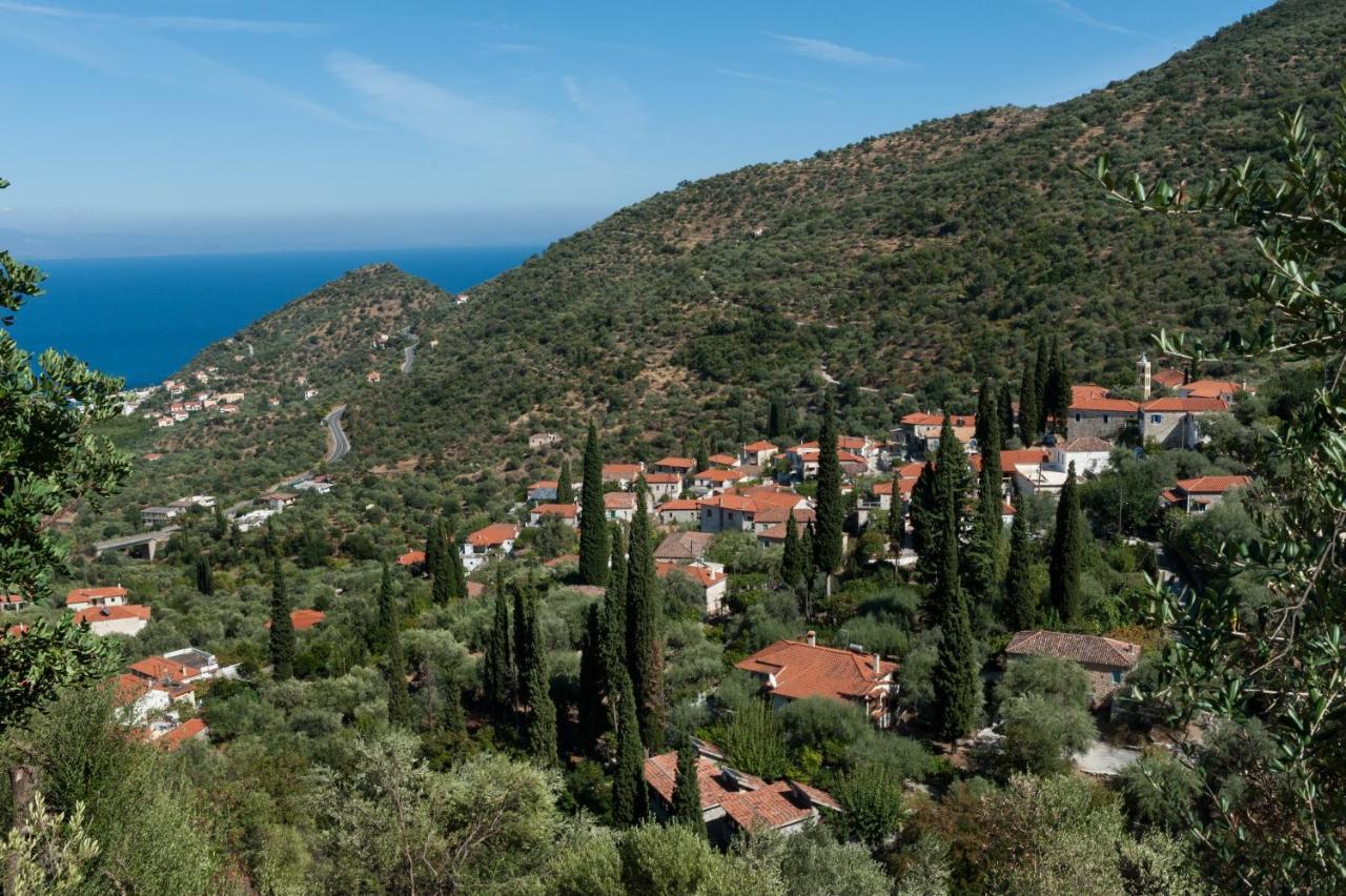 Tirós Studios Kyparissi & Spa מראה חיצוני תמונה